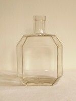 Antik? régi nyolcszögletes likőrös öntött üveg  A képek szerinti, hibátlan állapotban. méret 12,5x9