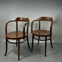 Pair of thonet mundus chairs with armrests