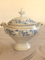 Covered urn with sauce or gravy