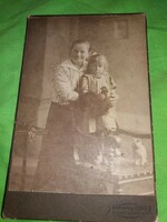 Antik keménytáblás szépia fotó Anya gyermekével Brenner testvérek Szeged 17x10 cm, képek szerint