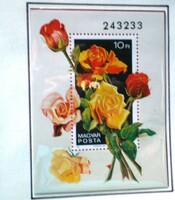 B156 / 1982 block of roses post clear