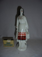 Lány korsóval - porcelán figura, nipp