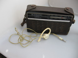 Retro SOKOL rádió bőrtokban, fülhallgatóval