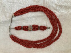 Coral necklace and bracelet