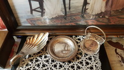 Marked, unmarked, silver-plated miniature offering bowls, in good condition, showy products