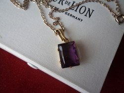 Bizsu necklace with purple stone pendant