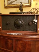 Tube chest radio from the 1930s