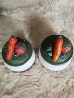 2 ceramic spice holders with a diameter of 9 cm for sale together