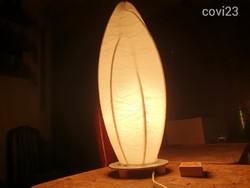 Asztali lámpa érdekes mintával szerintem organikus huzattal újszerű akár glimm izóval is