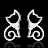Ear06 - kitty stud earrings