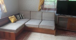 Retro ággyá nyitható sarokkanapé, 1 fotel, 4 szék, dohányzóasztal és zeneszekrény