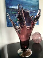 Nagyon különleges kézi gyártású rózsaszínű nagy üveg váza, fém talppal (73)