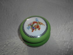 Bright green basic color, flower-fond pattern porcelain box