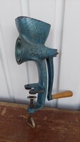 Iron poppy grinder