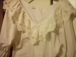 Women's vintage style madeira embroidered blouse from the 70s
