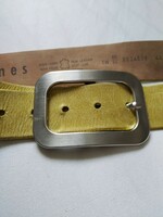 Special colored leather belt.