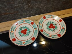 Pair of 2 Hollóházi 18 cm Kalocsa poppy pattern wall plates