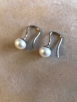 New! Uniquely made, marked 925 silver earrings decorated with very beautiful cultured pearls.