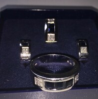 White gold sapphire and brill jewelry set
