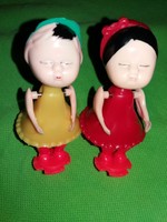 Antique traffic goods Hungarian small industrial bazaar goods plastic car spring doll figure pair in one according to pictures