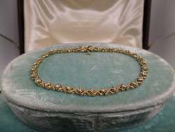 Gold bracelet / bracelet with 31 small diamonds