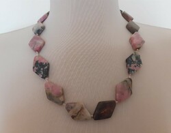 Rhodonite with very beautiful diamond-shaped grains? Necklace (recommended for stringing) and earrings