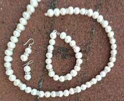 Natural pearl jewelry set with silver fittings
