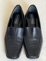 Italian women's leather shoes