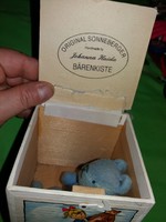 Antik SONNEBERGER apró játék kék mikroplüss maci medve fa tartójával EXTRÉM RITKA a képek szerint