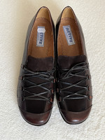 Women's leather shoes