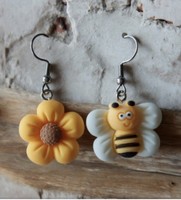 Flower-bee earrings