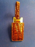 Retro quality Italian leather advertising bag manufacturer Gussac leather - metal key ring as shown in the pictures