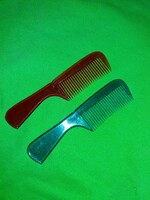 Old traffic goods, bazaar goods, plastics, baby combs with handles, 2 pieces, 12 cm / each, as shown in the pictures