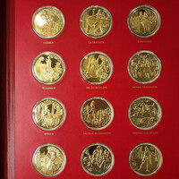 The most beautiful moments of the opera 60 rows of gilded silver medals