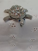 Many stone turtle pendant