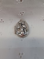 Openable silver pendant