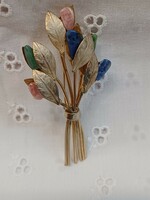 Flower bouquet brooch with mineral stones