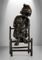 Ülő fiú bronz szobor (16013)
