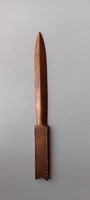 Leaf-cutting knife made of copper