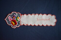 Hímzett , riselt , kalocsai mintás dísz , könyvjelző , dekoráció 22 x 7 cm Kalocsa , Budapest