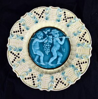 Puttók decorative antique majolica plate with grapes