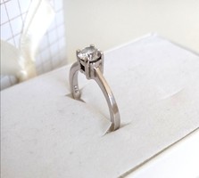 Szép, klasszikus, ródiumozott ezüst gyűrű
