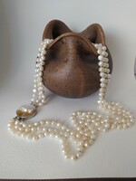 Akwayapearl - an imposing and sparkling freshwater cultured 3-row string of pearls