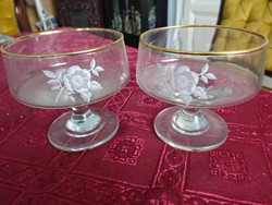 Stemmed champagne glass with white rose, two pieces. He has!