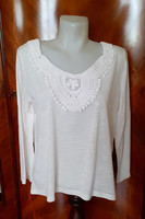 Only lace top, T-shirt. 42-Es