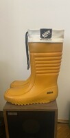 Original retro adult with rubber boots snowshoes 40s!