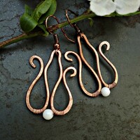 Beeql white tulip earrings
