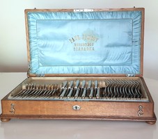 12 Personal silver cutlery set (net 2884 g) in original wooden box