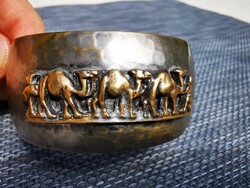 Craft bracelet with camels