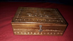 Traditional folk artist's gift box decorated with old oxeye wood carving pattern 14x10x5 cm according to the pictures